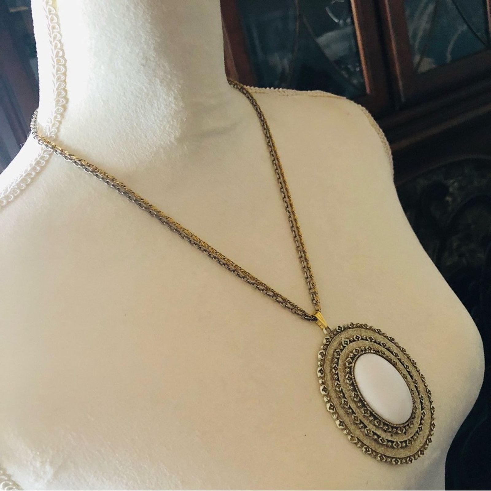 Vintage Vintage 60s Florenza large white cabochon filigree necklace Size ONE SIZE - 4 Thumbnail