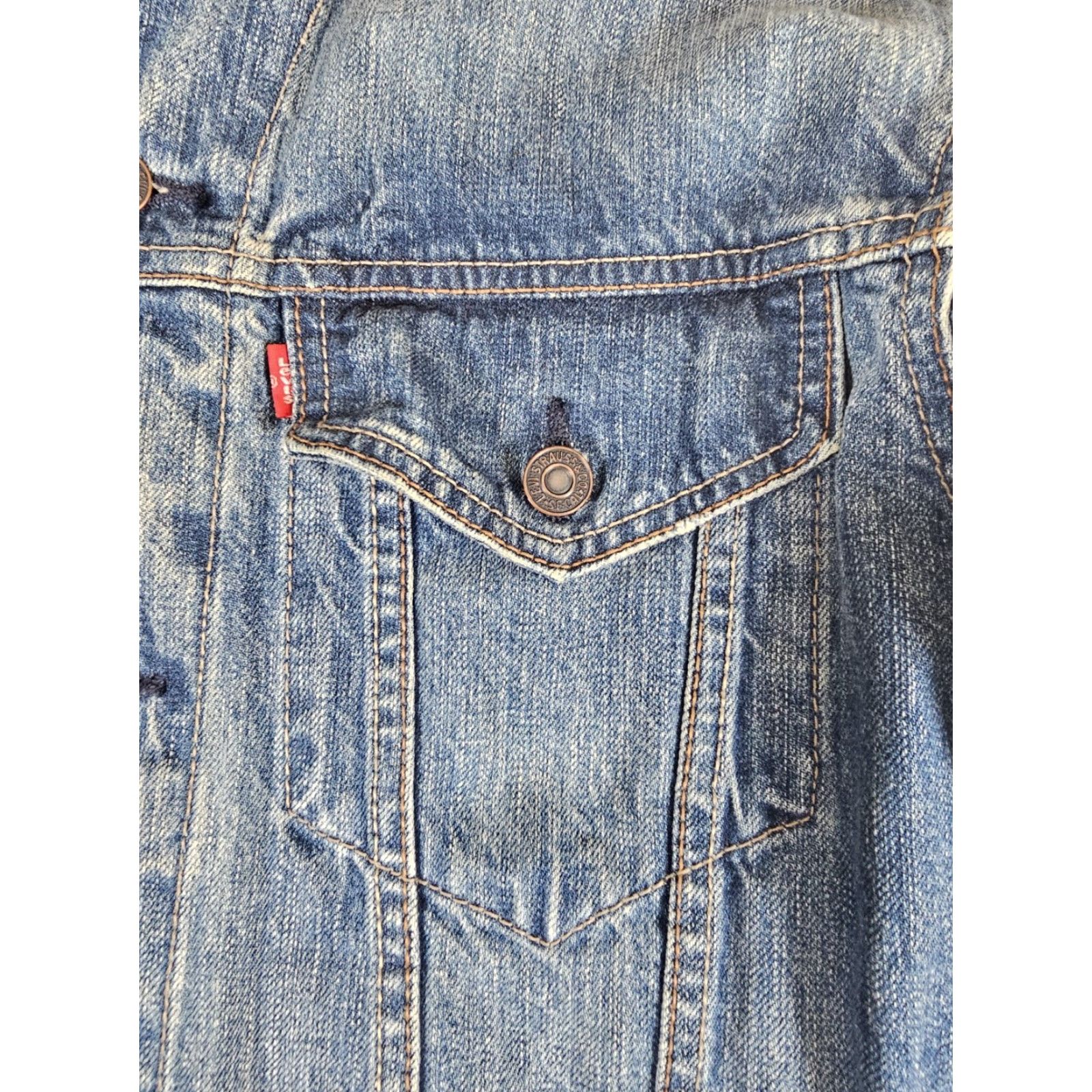 Levi's VINTAGE Levi's Trucker Denim Jacket Mens XL Medium Wash Signature 90s Casual Denim Jacket Mens XL Blue Size US 36 / EU 52 - 6 Thumbnail