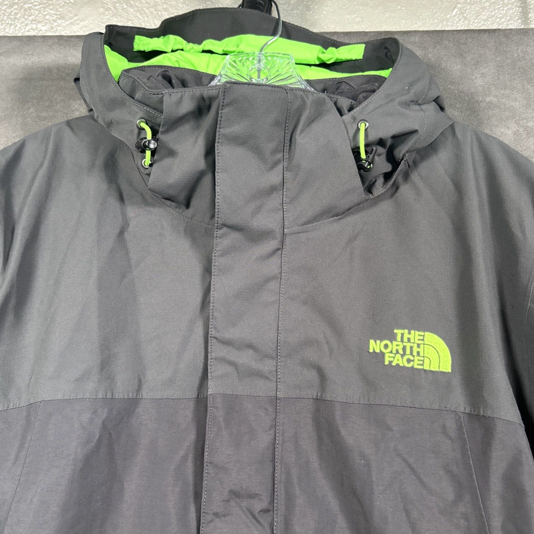 The North Face VINTAGE The North Face Mens Inlux Insulated Hyvent Hooded Jacket Medium Gray Size US M / EU 48-50 / 2 - 2 Thumbnail