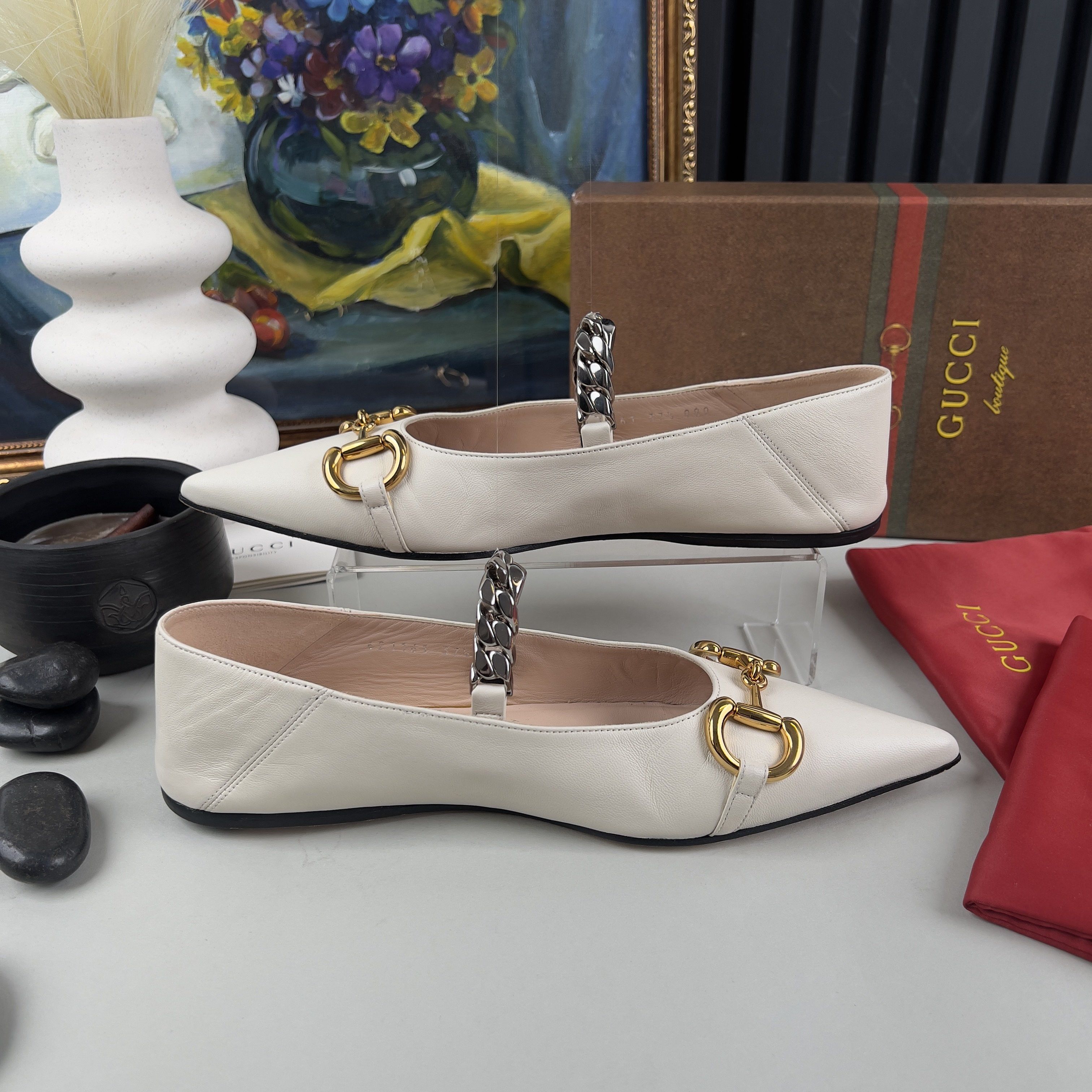 Gucci Deva White Leather Horsebit Silver Chain Ballets Size US 7.5 / IT 37.5 - 6 Thumbnail