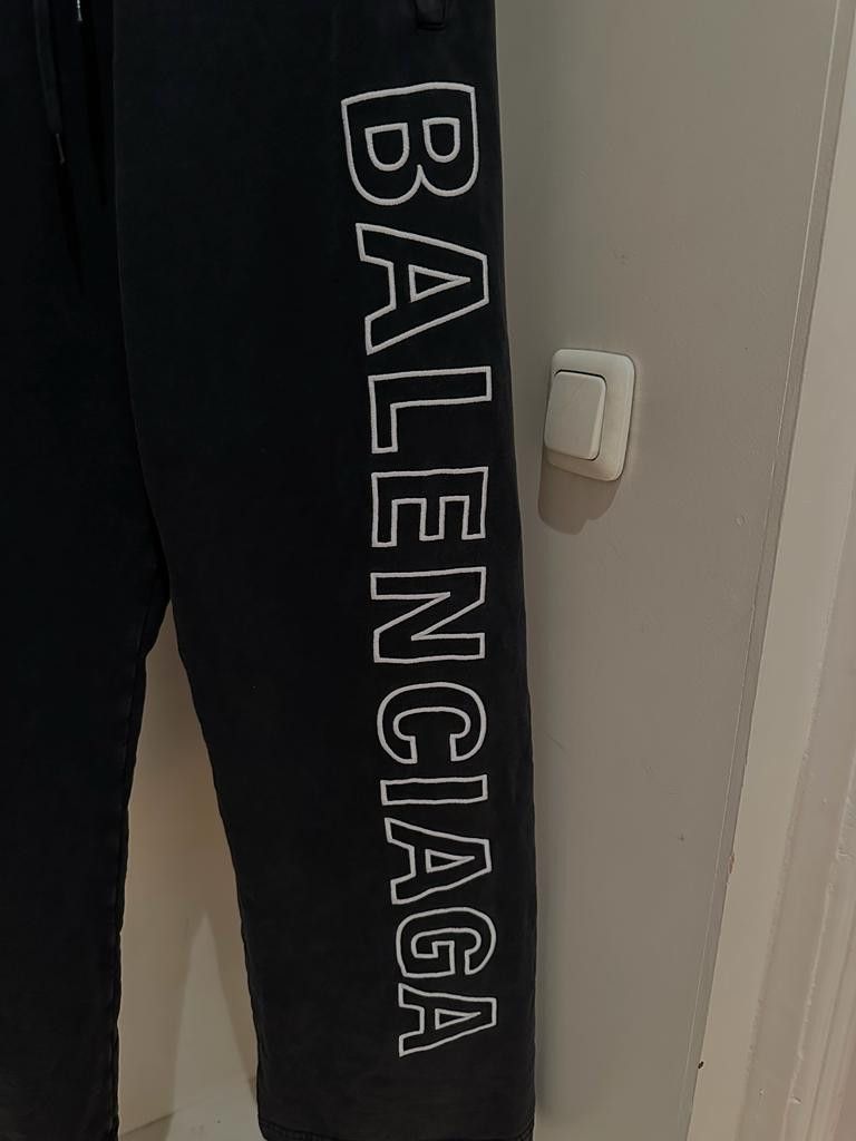 Balenciaga Balenciaga Logo Outline Baggy Sweatpants Size US 34 / EU 50 - 2 Thumbnail