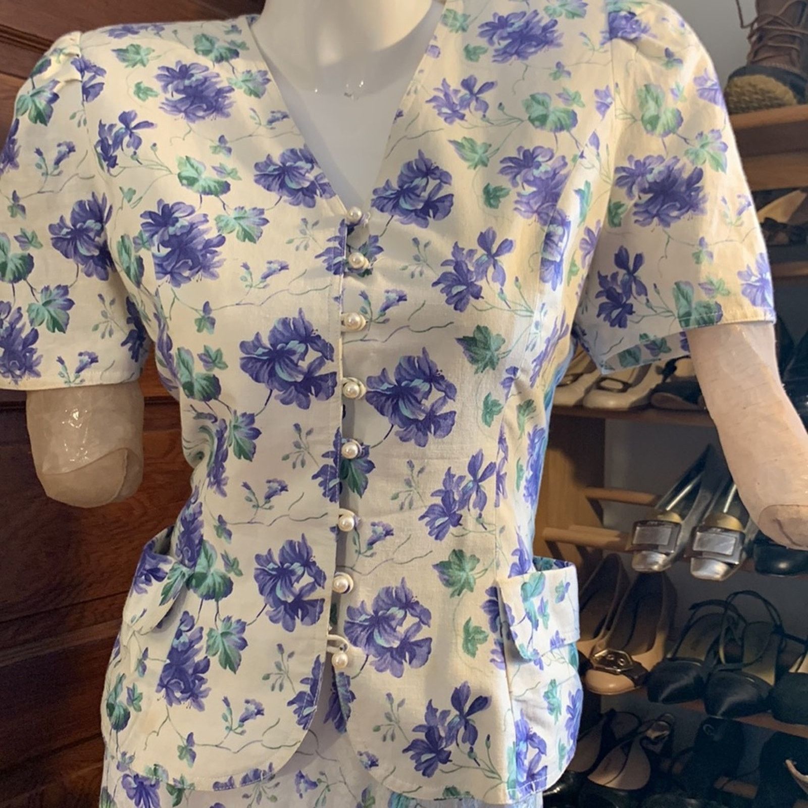 80’s Maggy London 100% silk skirt suit floral violet print