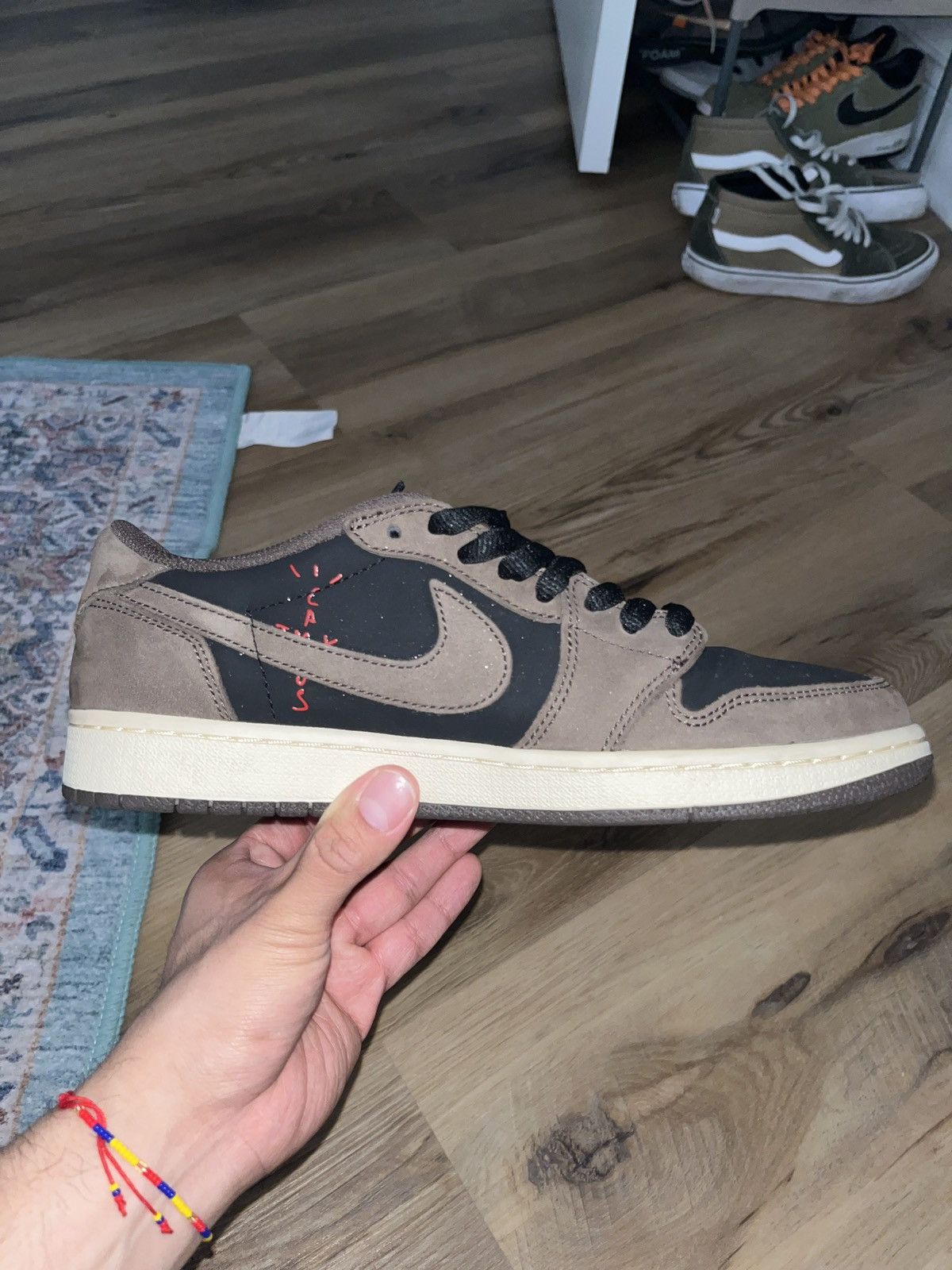 Nike × Travis Scott Travis Scott Jordan 1 Low “Mocha” Size US 8.5 / EU 41-42 - 21 Thumbnail