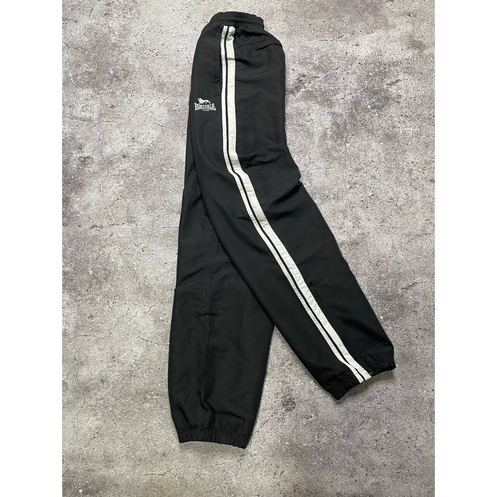 Lonsdale × Vintage Vintage Lonsdale Black Pants Lightweight Stripe Track Style Size US 30 / EU 46 - 2 Thumbnail