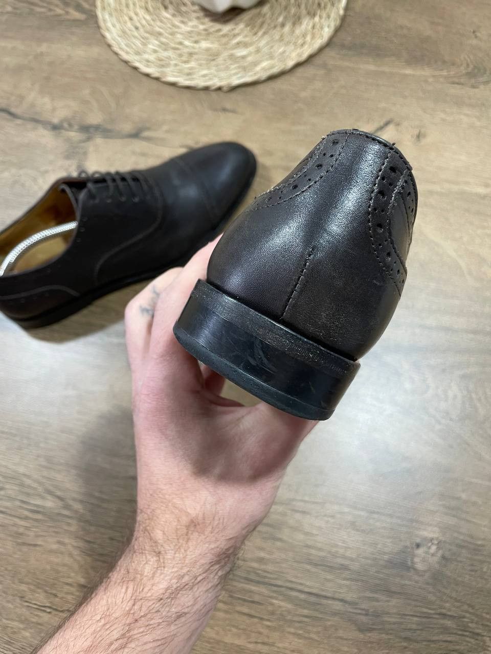 Suitsupply Suitsupply Oxford Brown Brogue Derby in Calf Leather mens Size US 7.5 / EU 40-41 - 9 Thumbnail