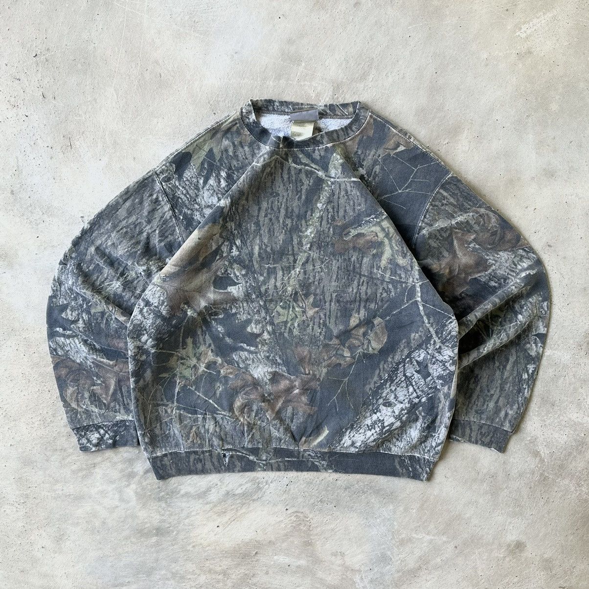 Carhartt × Vintage Vintage Y2K Realtree Camo Crewneck Carhartt Style Baggy Size US XXL / EU 58 / 5 - 1 Thumbnail
