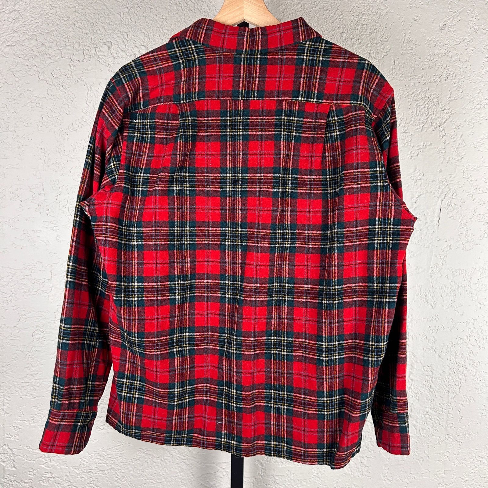 Pendleton Pendleton 1960s Plaid Wool Loop Collar USA Made Lrge Flannel Size US L / EU 52-54 / 3 - 5 Thumbnail