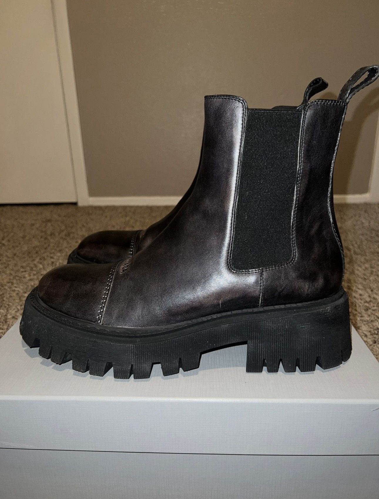 Balenciaga BALENCIAGA TRACTOR BOOTIE L20 AGED EFFECT LEATHER Size US 12 / EU 45 - 3 Thumbnail