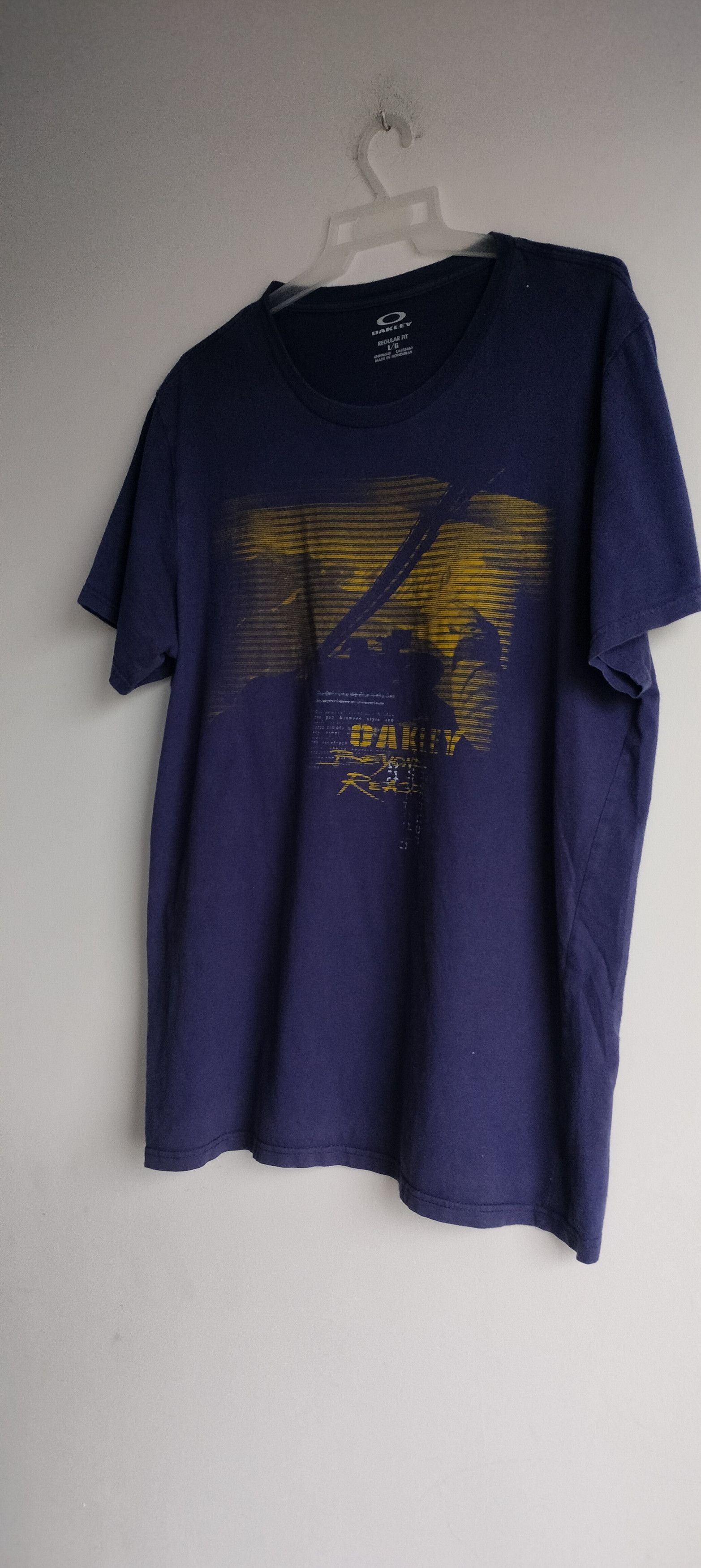 Oakley Vintage y2k Oakley T-shirt Tank Surf Skate Streetwear Size US L / EU 52-54 / 3 - 2 Thumbnail