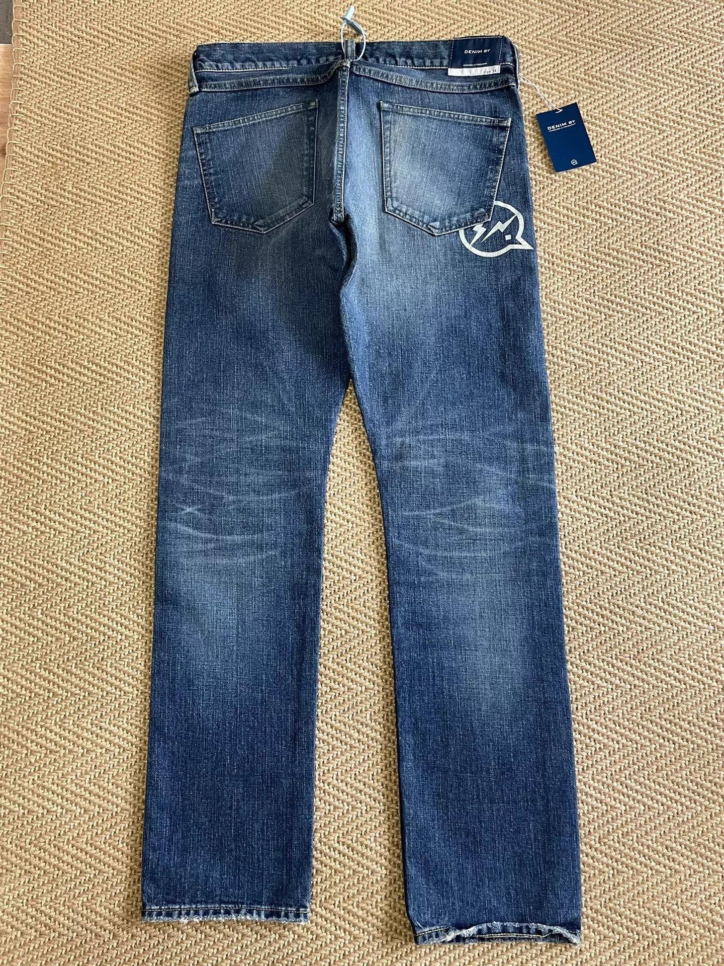 Vanquish VANQUISH FRAGMENT DENIM Slash Cut Jeans W34 NearNew Size US 34 / EU 50 - 2 Thumbnail
