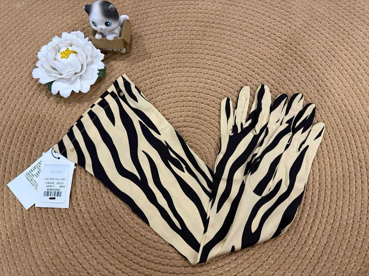 Gucci Zebra Print Twill Gloves Size ONE SIZE - 1 Thumbnail