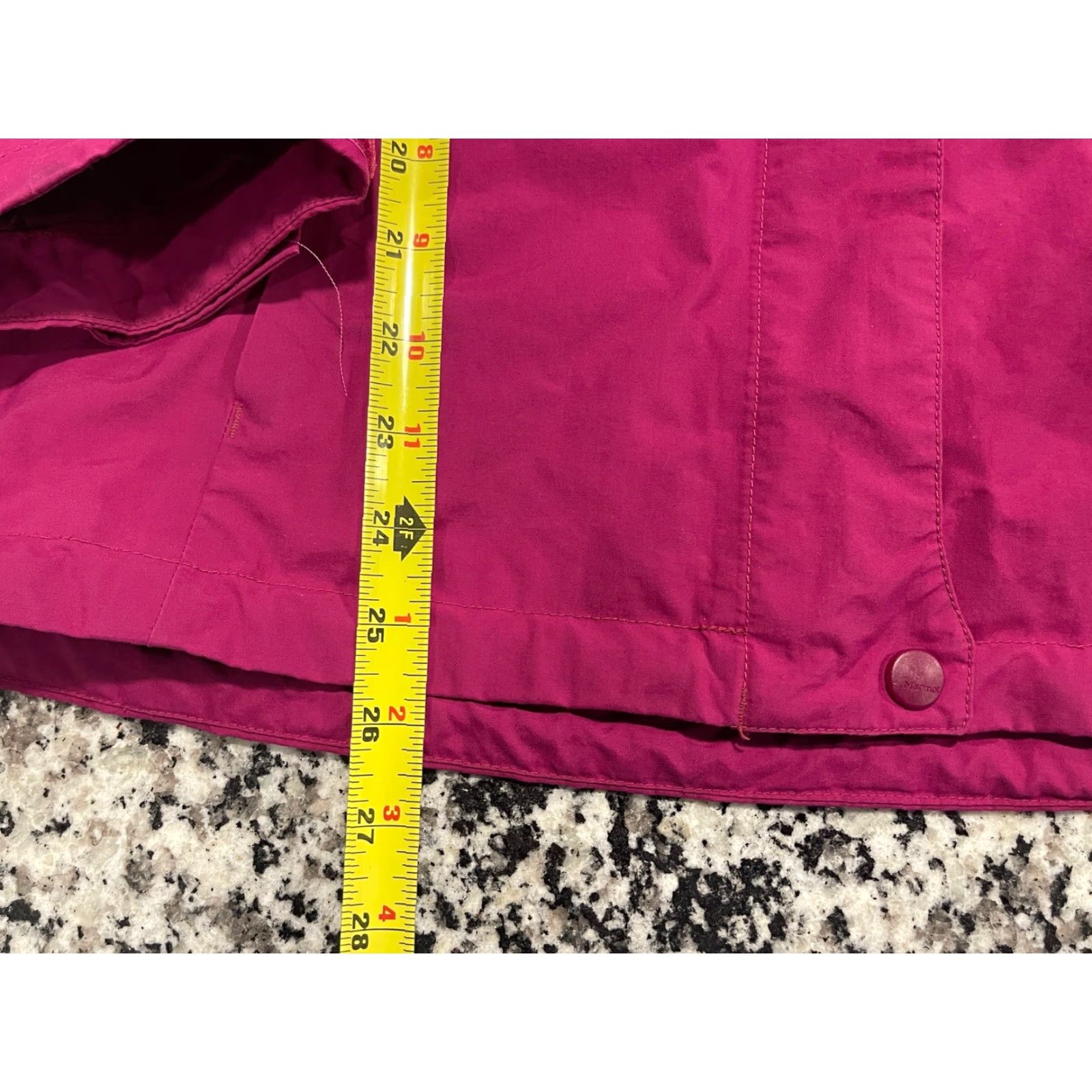 Marmot Marmot Jacket Women Sz S Fuchsia Full Zip Hood Rain Windbreaker Nylon Outer Size S / US 4 / IT 40 - 2 Thumbnail