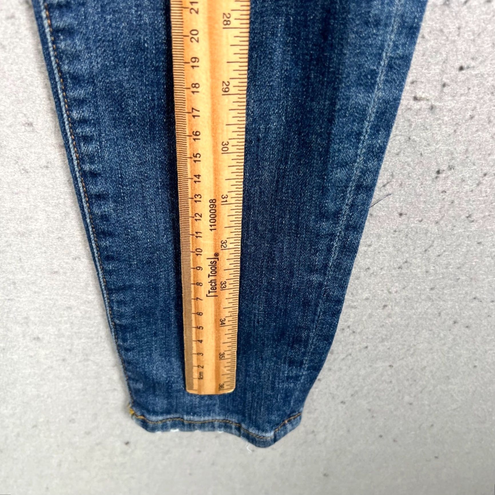 Frame Frame Womens 26 Le Skinny De Jeanne Distressed Jeans Blue Denim Mid-Rise Stretch Size 26" / US 2 / IT 38 - 7 Thumbnail