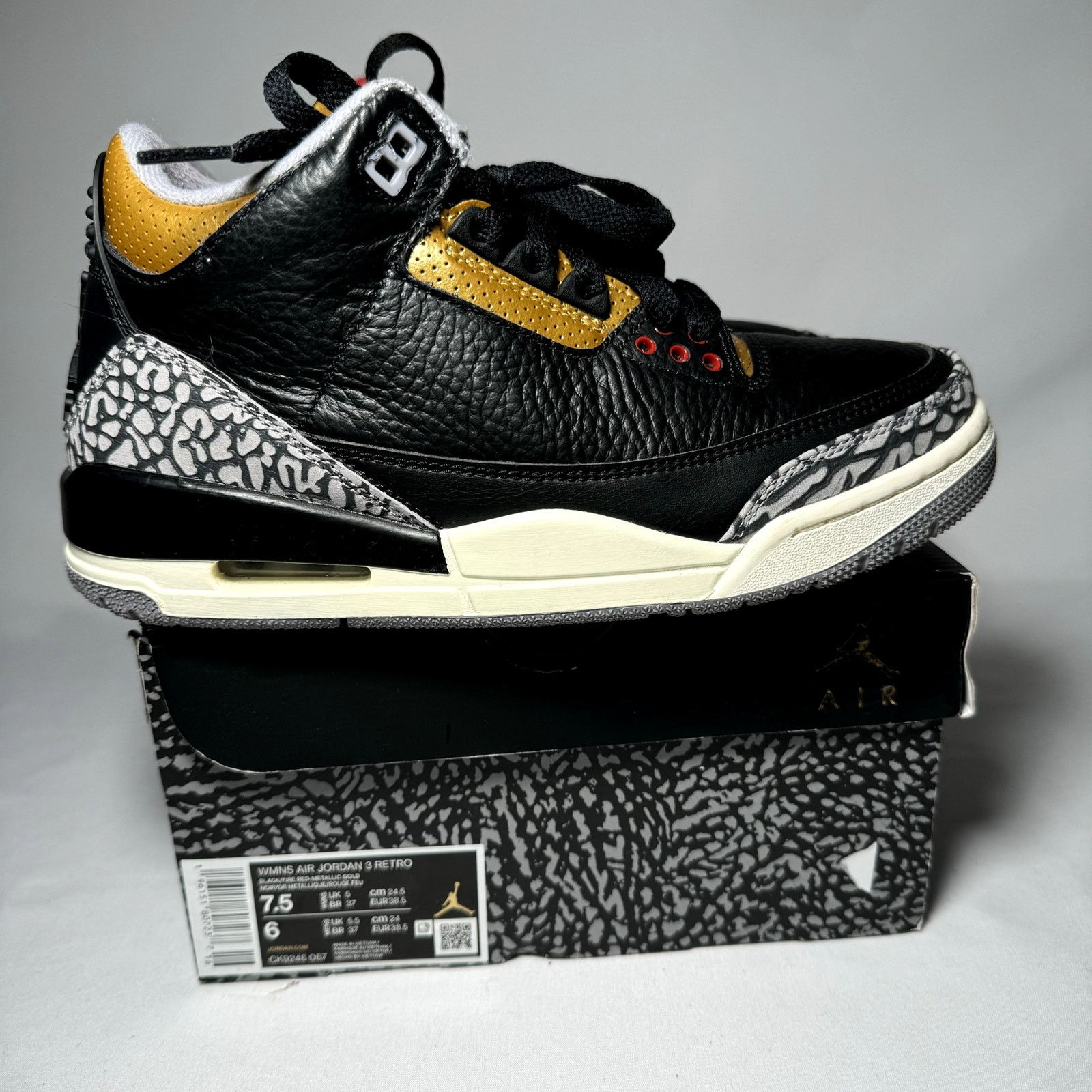 Jordan Brand × Nike Size 7.5 - Air Jordan 3 Retro Black Gold 2022 Women's Shoes Size US 7.5 / IT 37.5 - 1 Thumbnail