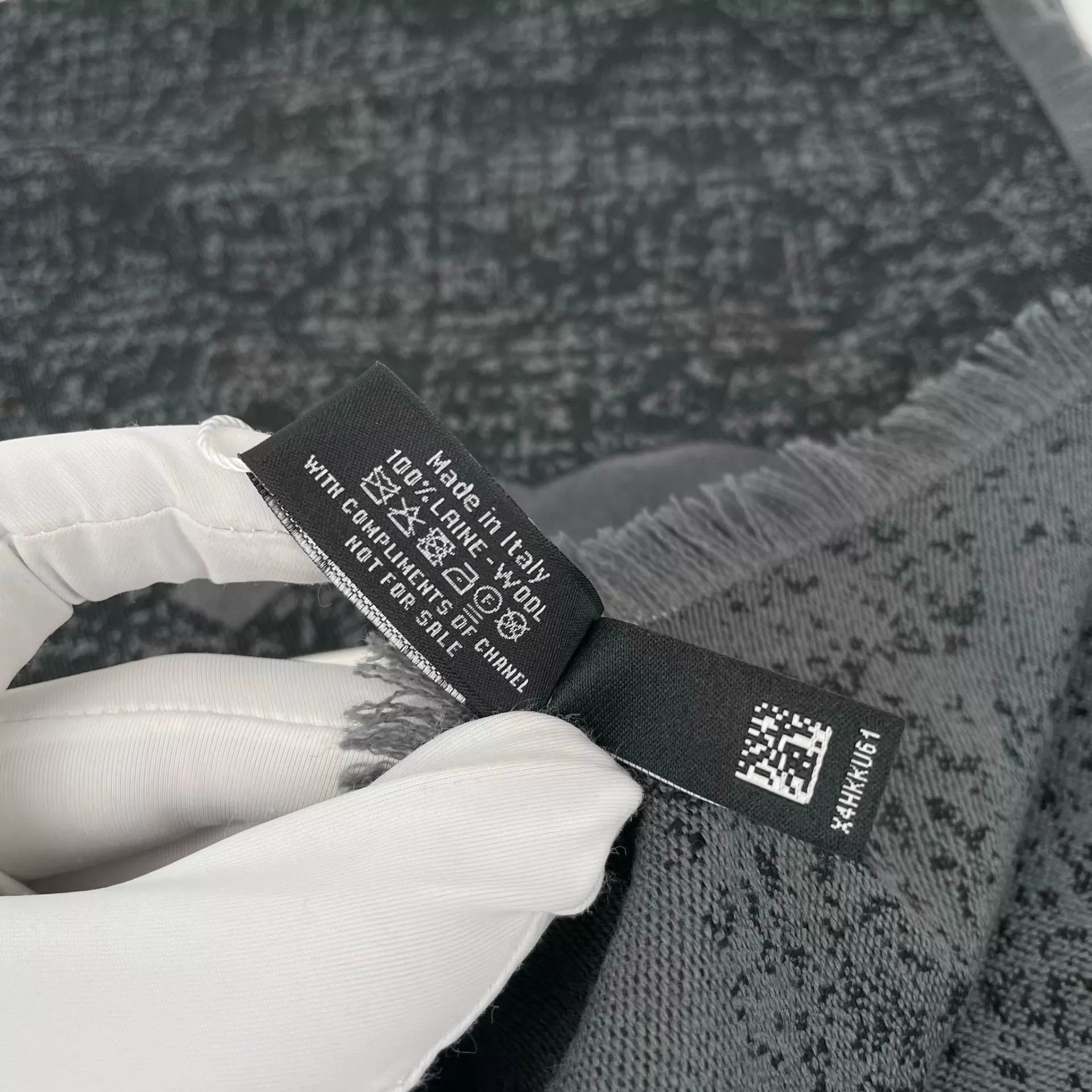 Chanel Chanel Black Silk Shawl Size ONE SIZE - 5 Thumbnail
