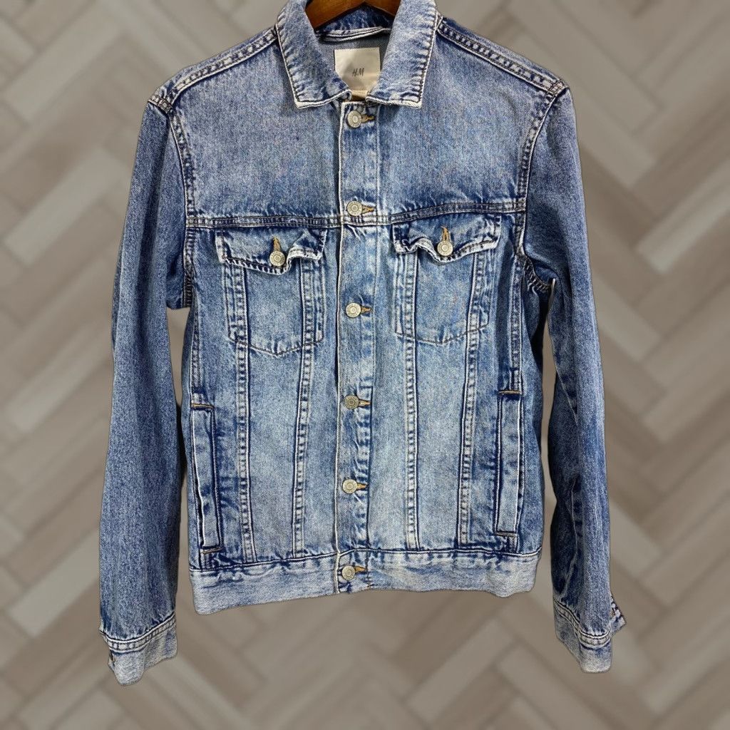 H&M H&M Denim Jacket Womens XS Long Sleeve Medium Wash Blue #1235 Size XS / US 0-2 / IT 36-38 - 1 Thumbnail