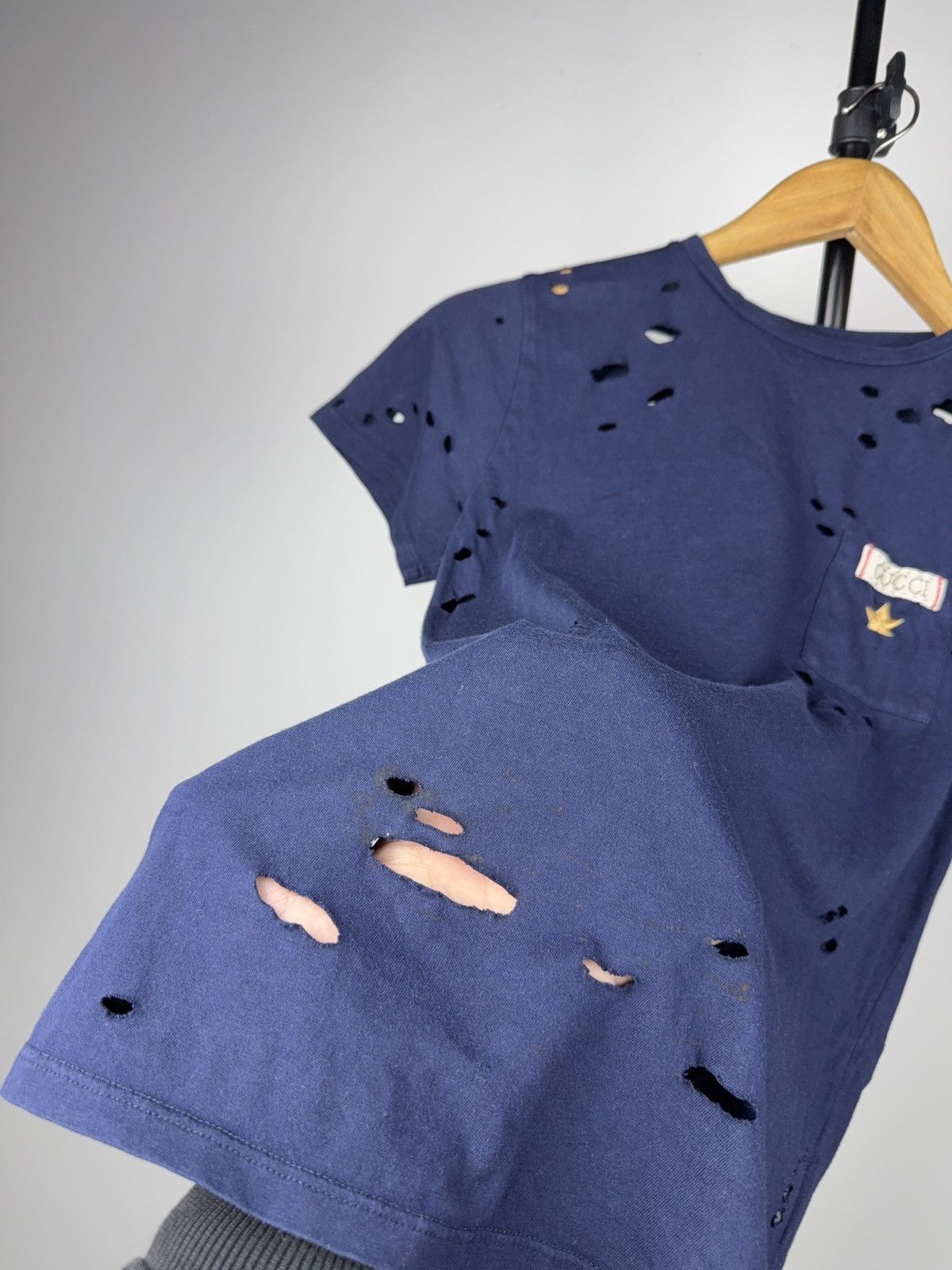 Gucci 00s Gucci Distressed Pocket Tee Archive Ripped Made in Italy Size XS / US 0-2 / IT 36-38 - 6 Thumbnail