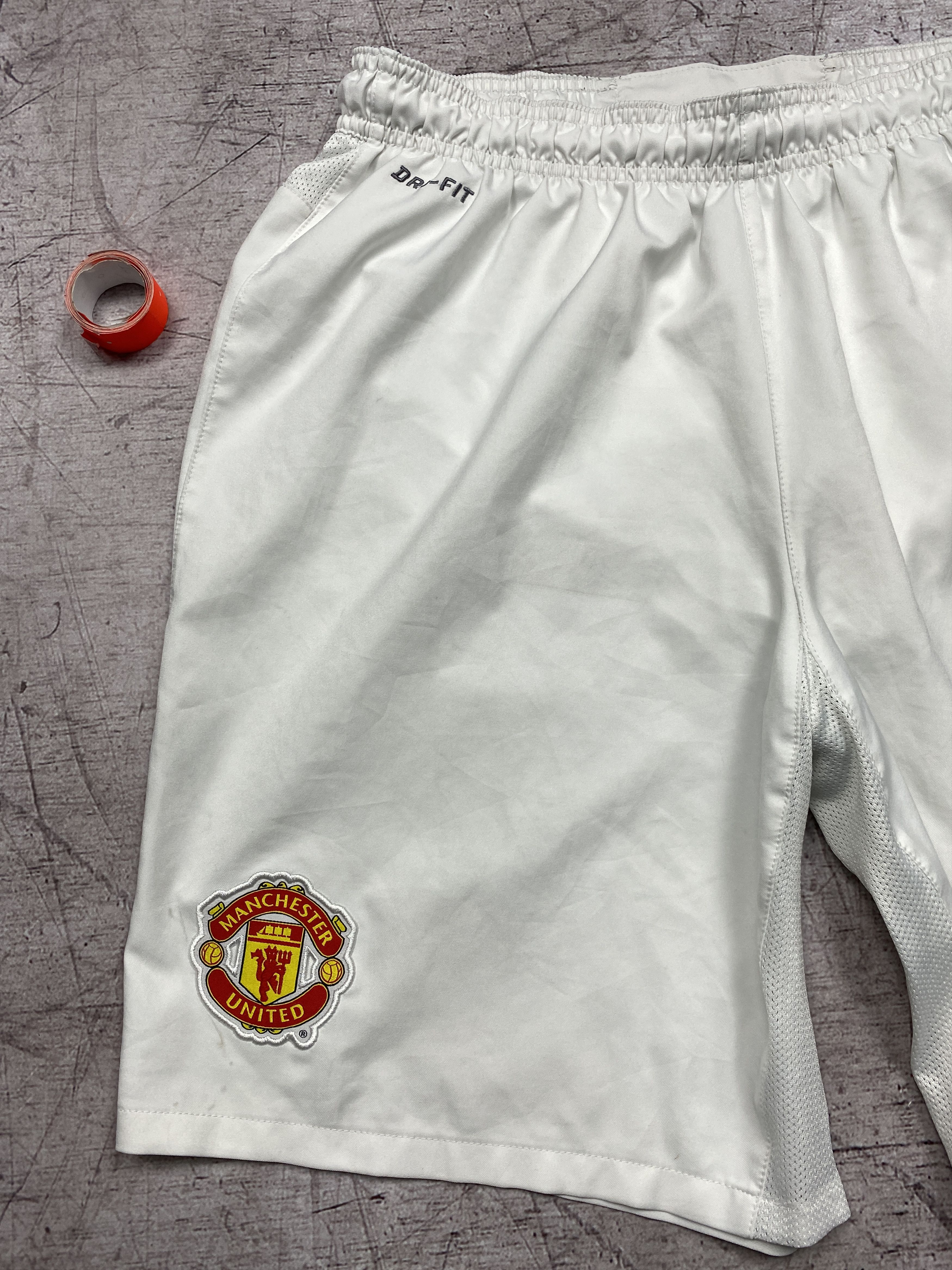 Nike Nike Manchester United Vintage Mens Shorts Size US 34 / EU 50 - 3 Thumbnail
