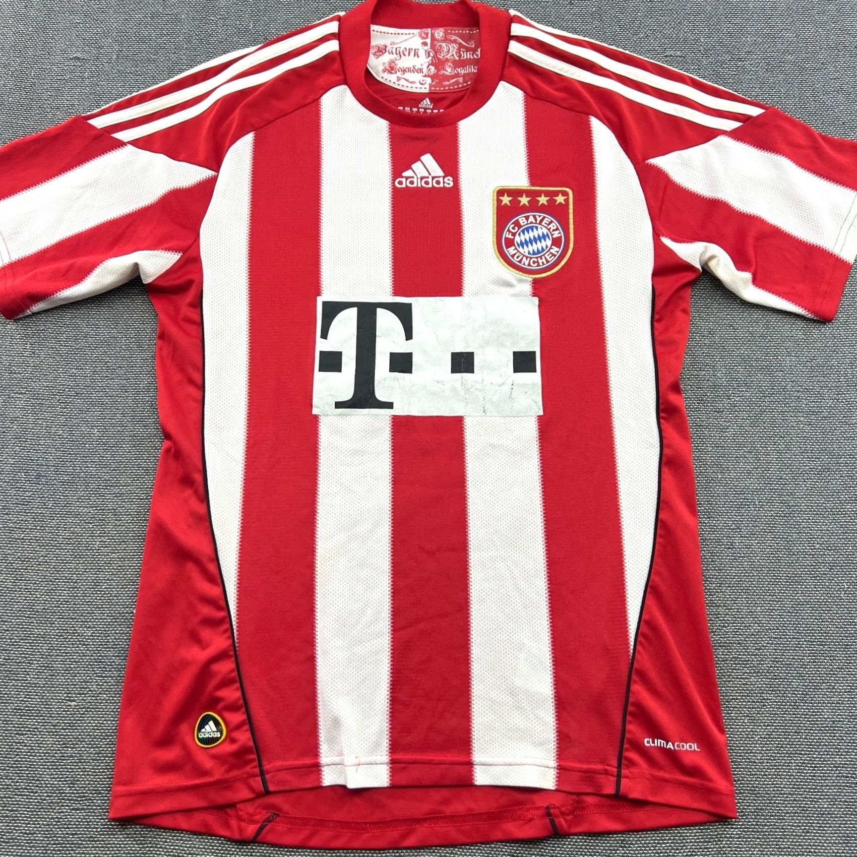 Adidas adidas Bayern Munich 2010 2011 Home #10 Arjen Robben Mens Football Jersey S Size US S / EU 44-46 / 1 - 3 Thumbnail