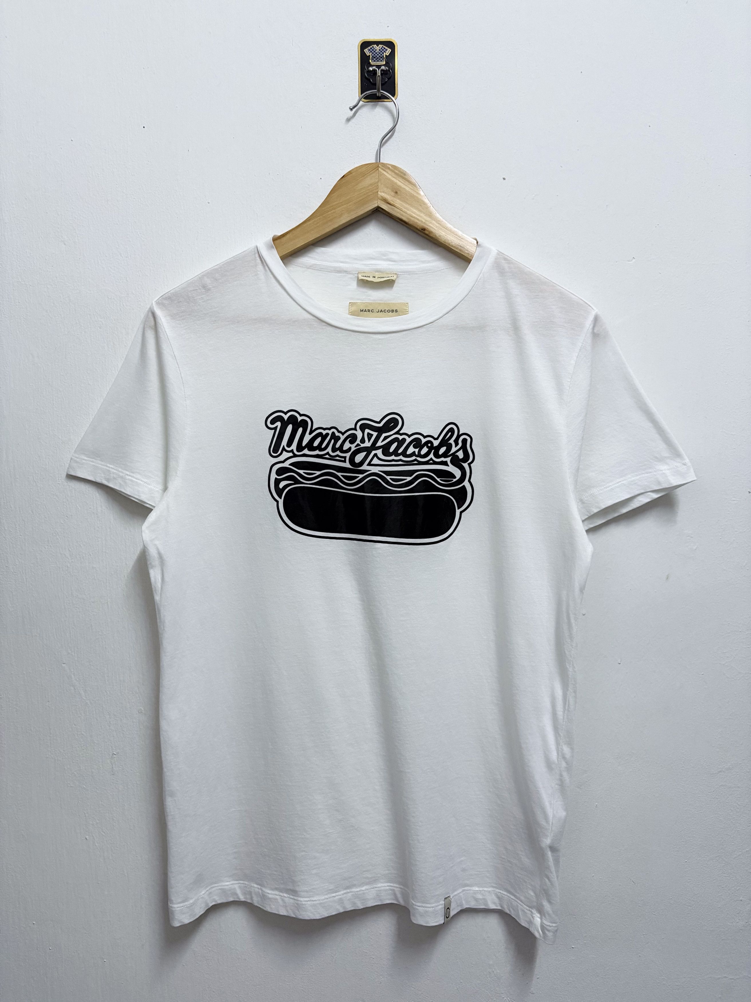 Marc Jacobs Marc Jacobs - Hot Dog Logo T-Shirt Size US XS / EU 42 / 0 - 1 Thumbnail