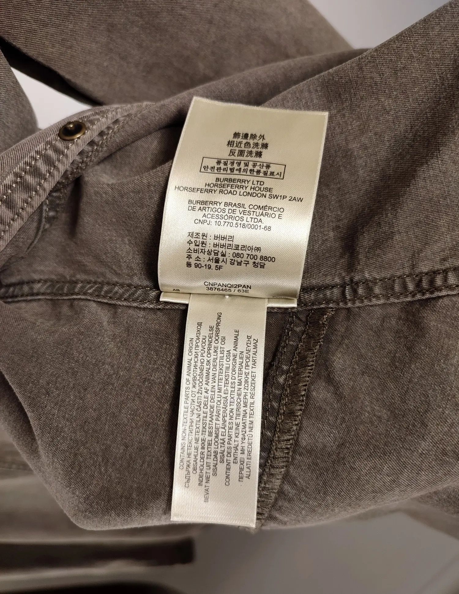 Burberry Burberry Lyocell Viscose Pearl button Shirt Size L / US 10 / IT 46 - 13 Thumbnail