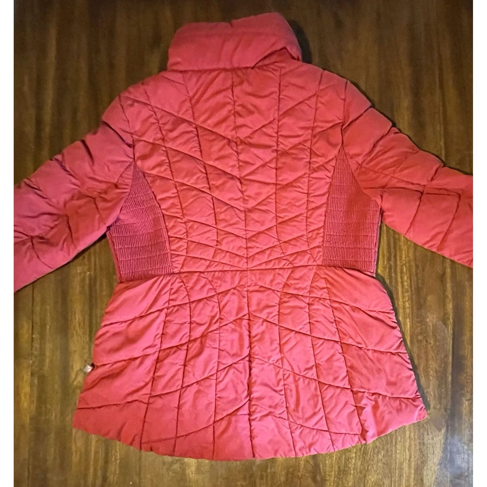 Vintage Bernardo 2XL Puffer Jacket Women’s Full Zip Hood Red Solid Quilted Logo Zip Pockets Insulated Long Sleeve Mid-Length Christmas Outerwear Size XXL / US 16-18 / IT 52-54 - 3 Thumbnail