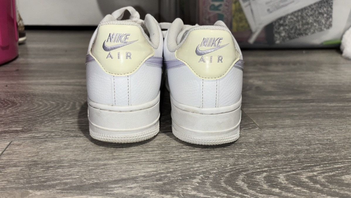 Nike Wmns Air Force 1'07 'Coconut Milk Oxygen Purple' Size US 8.5 / IT 38.5 - 4 Thumbnail