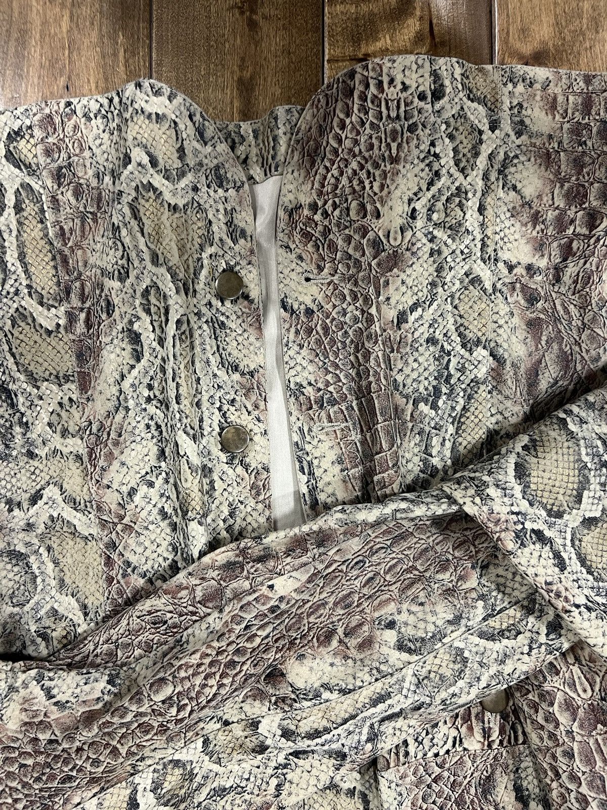 Japanese Brand × Vintage Vintage snake print cropped jacket Size US S / EU 44-46 / 1 - 9 Thumbnail