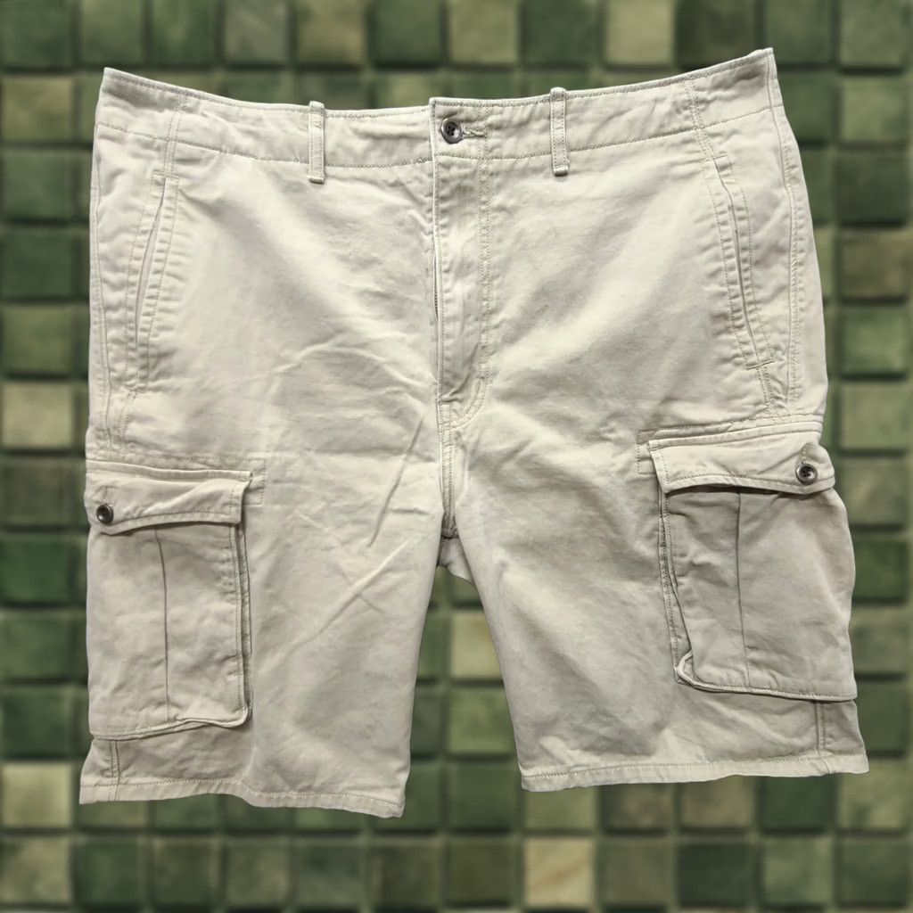 Levi's Levi's Cargo Shorts Mens 38 Relaxed Fit 11" Inseam Beige Cotton Cargo Pocket 90s Outdoor Mens Size US 38 / EU 54 - 1 Thumbnail