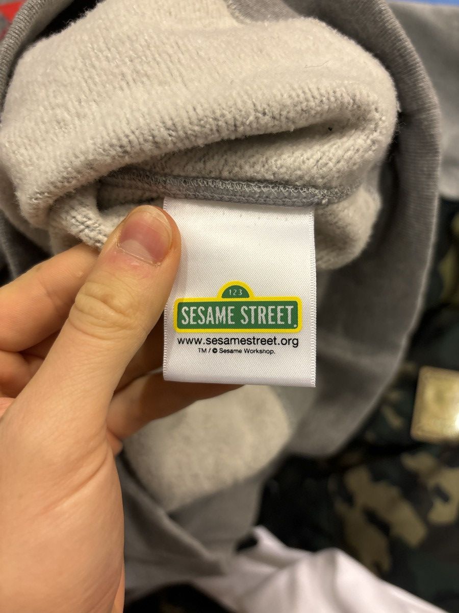 Bape Bape x Baby Milo x Sesame Street Collection Grey Crewneck Size US L / EU 52-54 / 3 - 5 Thumbnail