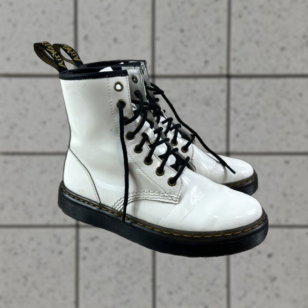 Dr. Martens VINTAGE Dr. Martens Zavala White Leather Combat Boots Air Wair Womens Boots Ankle High Leather Upper Cushioned Non-Slip Rubber Outsole Size US 7 / IT 37 - 1 Thumbnail