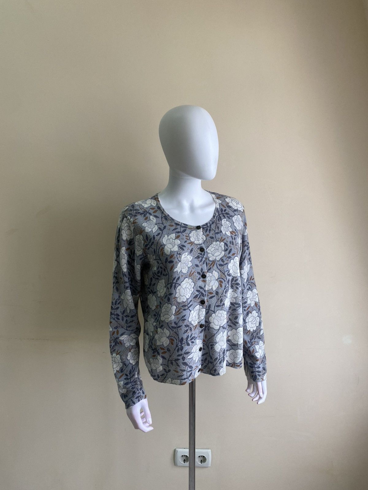Gudrun Sjoden Gudrun Sjoden Gray Floral Knit Button Down Cardigan Sweater Size M / US 6-8 / IT 42-44 - 1 Thumbnail