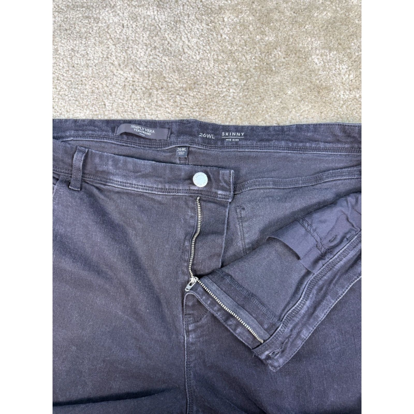 Vintage VINTAGE is not applicable. Sorry. Size 26" / US 2 / IT 38 - 3 Thumbnail