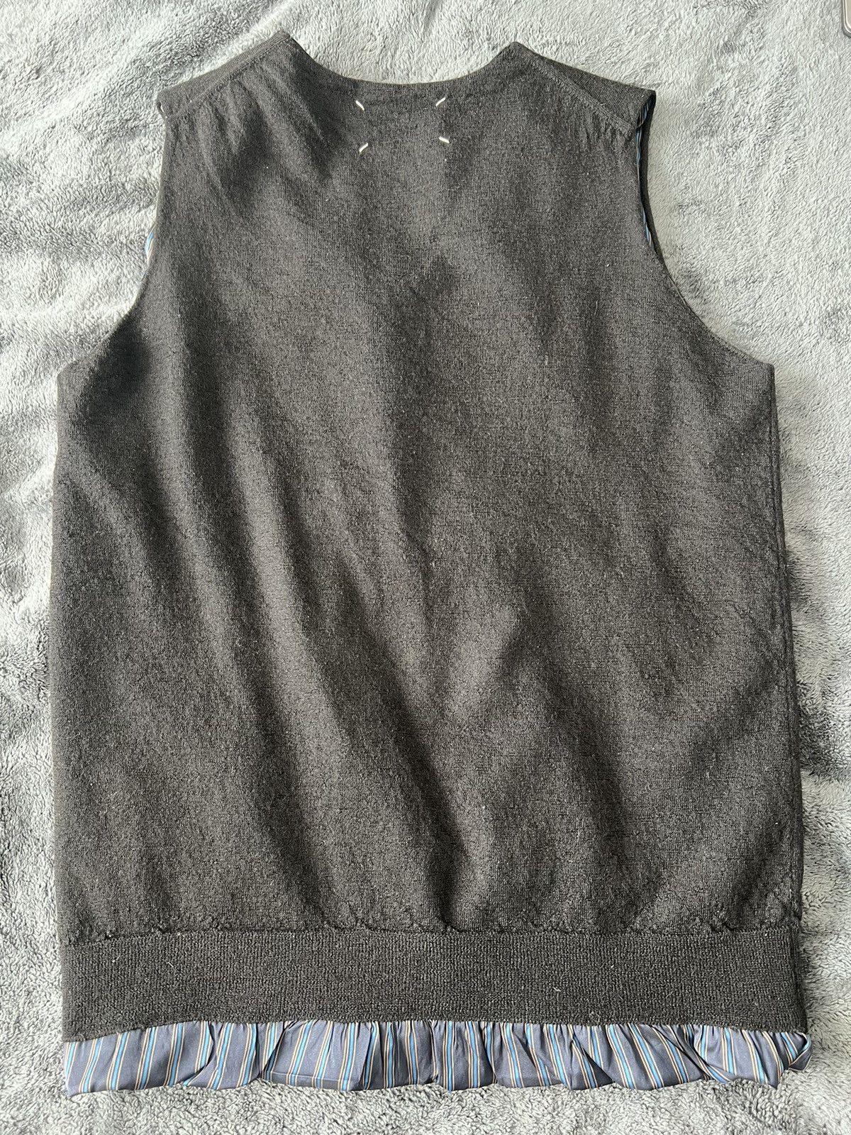 Maison Margiela Maison Margiela Distressed Sleeveless Vest Size US XXL / EU 58 / 5 - 3 Thumbnail