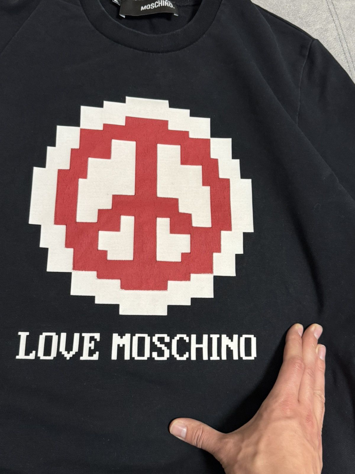 Designer × Moschino Love Moschino Peace sweatshirt men size L XL retro style Size US XL / EU 56 / 4 - 7 Thumbnail