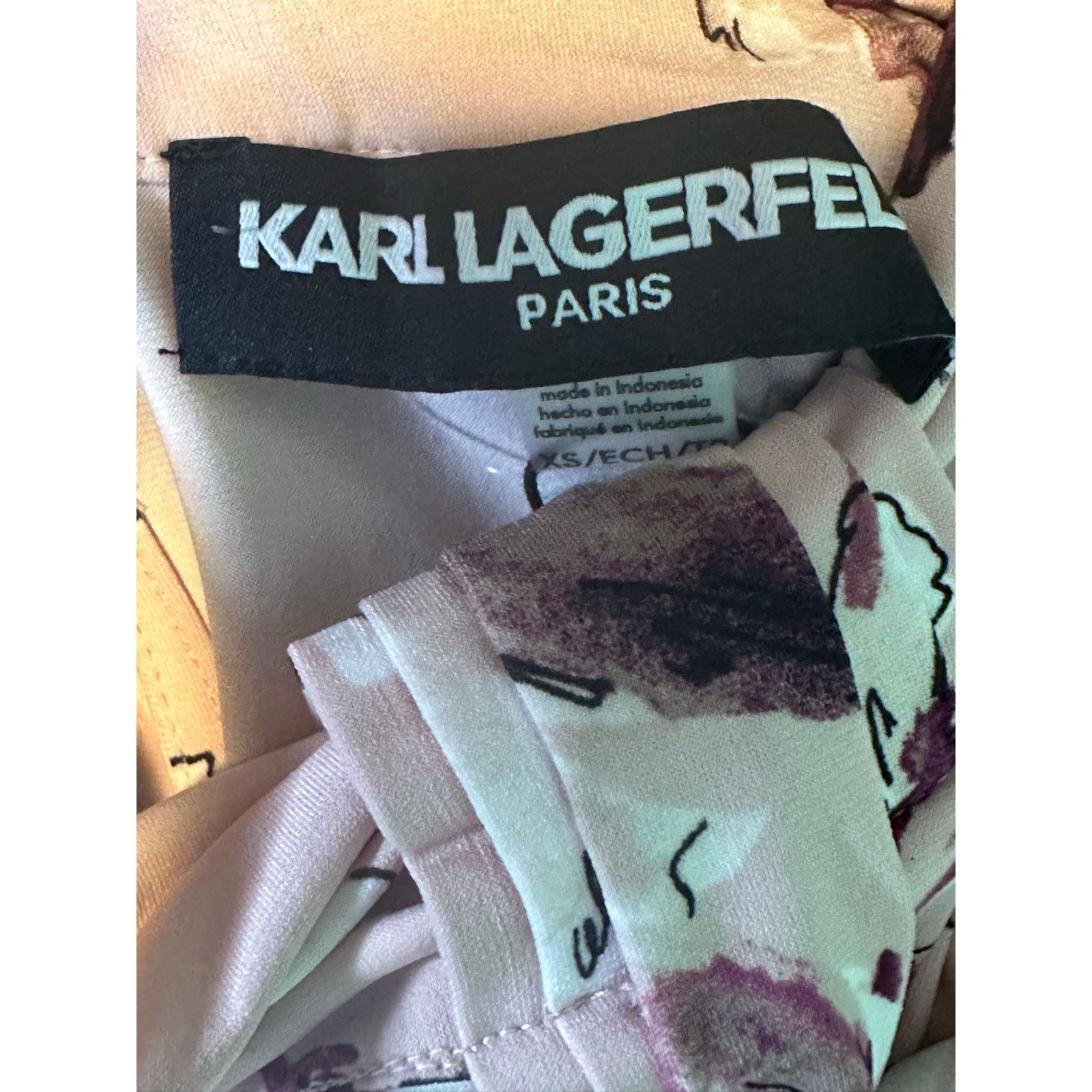Karl Lagerfeld Karl Lagerfeld floral sleeveless drape-neck blouse size XS Size XS / US 0-2 / IT 36-38 - 3 Thumbnail