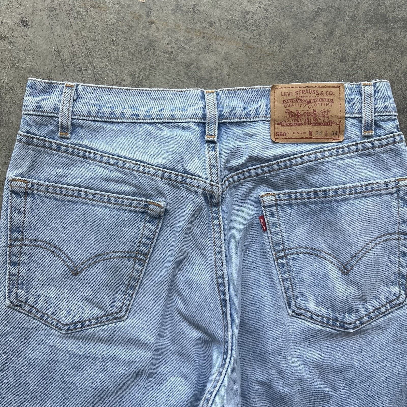 Levi's Vintage Levi’s 550 Jeans Mens 32 X 34 Light Wash Denim Relax Size US 32 / EU 48 - 2 Thumbnail