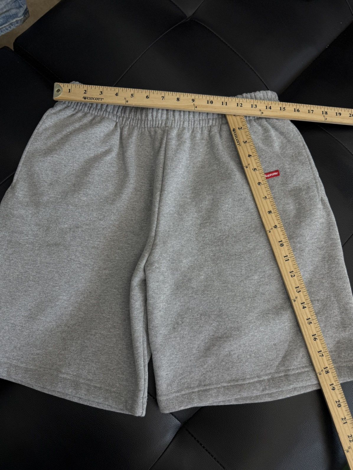 Supreme Supreme Grey Shorts Size Small Brand New Size US 29 - 8 Thumbnail