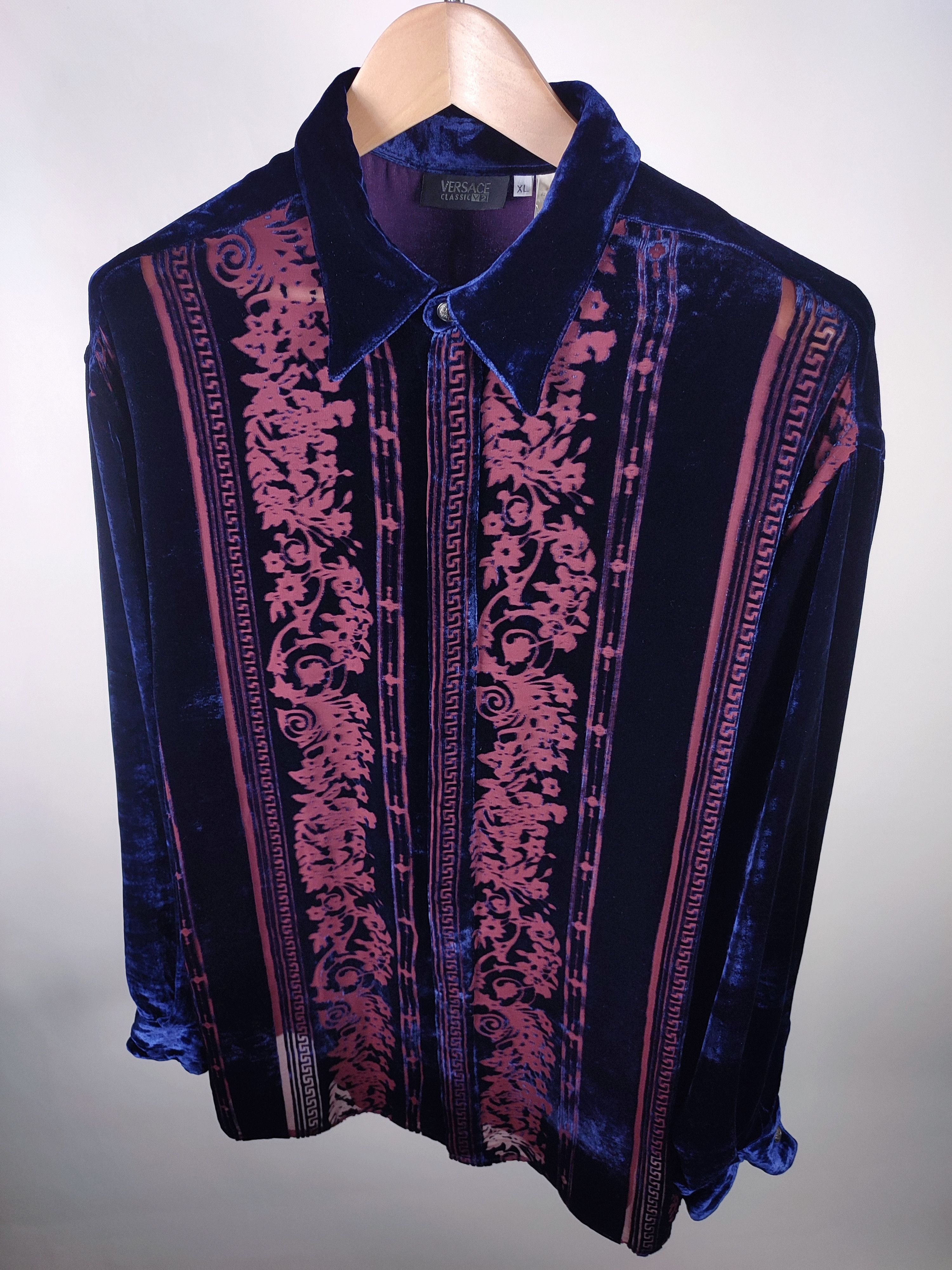 Versace Versace V2 Velour Silk Mesh Barocco Vintage Shirt Size US XL / EU 56 / 4 - 1 Thumbnail