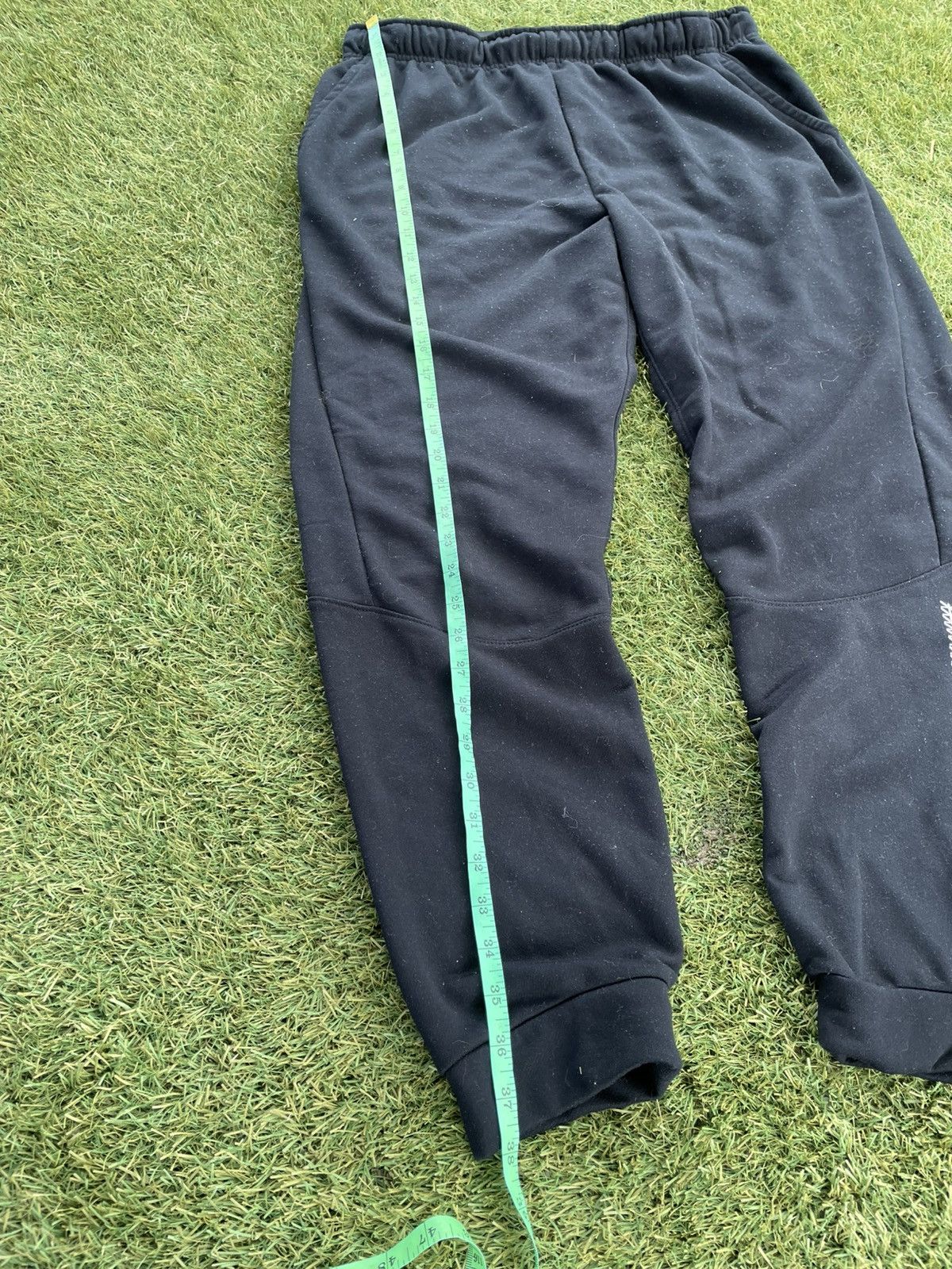 Nike Nike Joggers Men Size large Black Dri Fit Casual Workout Size US 28 / EU 44 - 2 Thumbnail