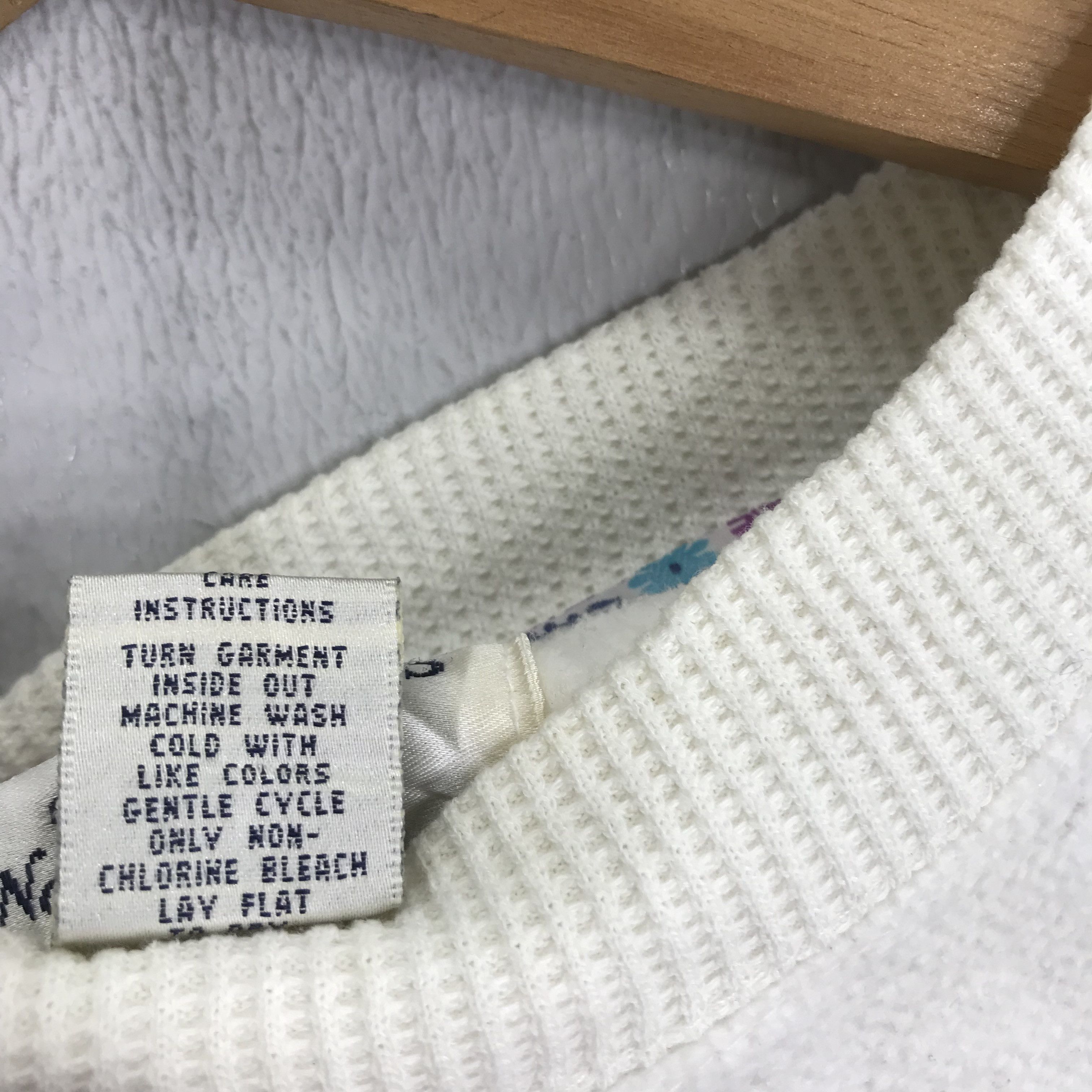 Vintage Vintage 90's Cape Cod Graphic White Sweatshirt - 654 Size US L / EU 52-54 / 3 - 10 Thumbnail