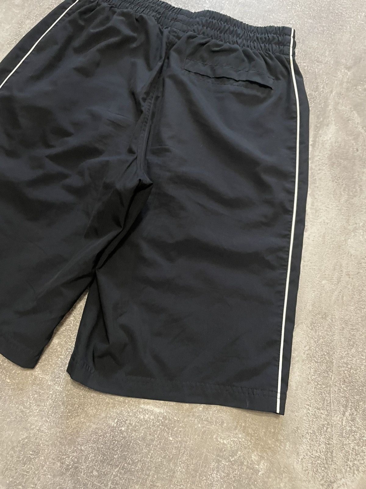 Nike × Vintage Vintage Nike Black Swoosh Logo Drill Shorts Size S Size US 30 / EU 46 - 13 Thumbnail