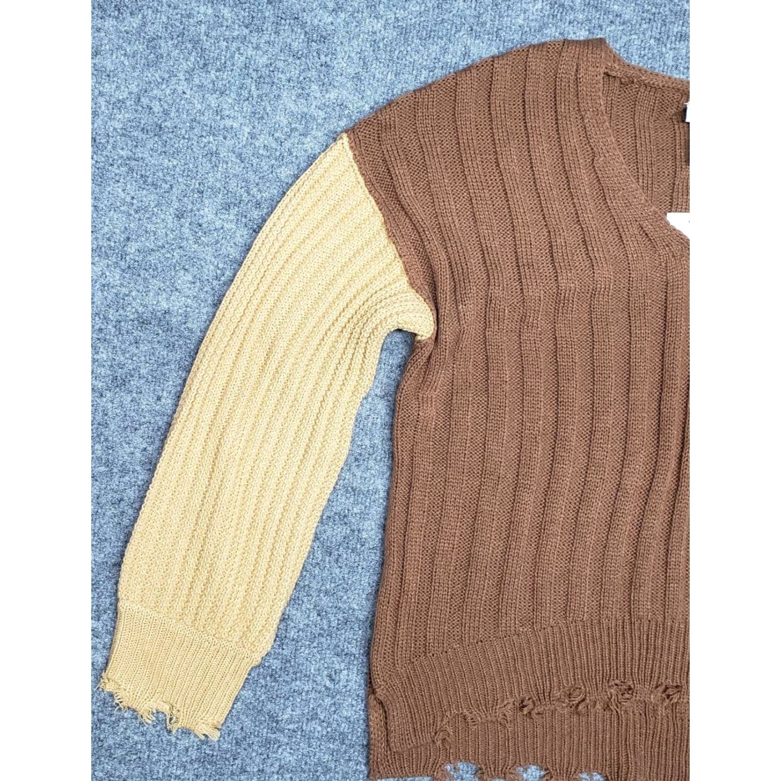 Vintage Rue21 Sweater Womens M Brown Long Sleeve V-Neck Pullover Distressed Edges New Size M / US 6-8 / IT 42-44 - 3 Thumbnail