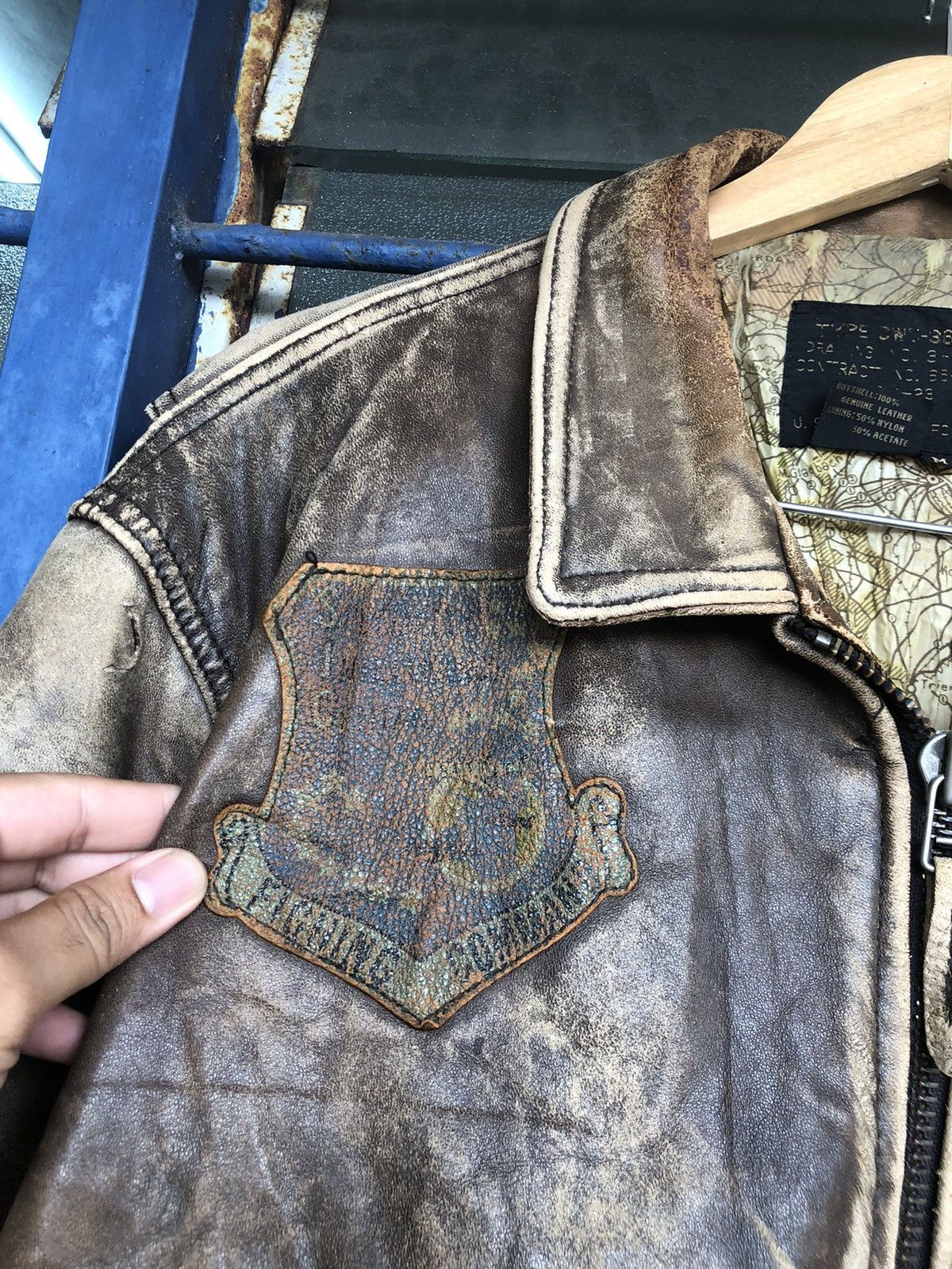 Vintage Vintage Us Air Force Distressed Flying Leather Jacket Size US M / EU 48-50 / 2 - 7 Thumbnail