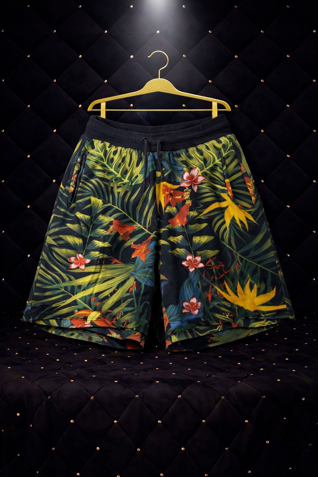 Other TROPICAL FLORAL PRINT SWIM TRUNK SHORTS Size US 30 / EU 46 - 1 Preview