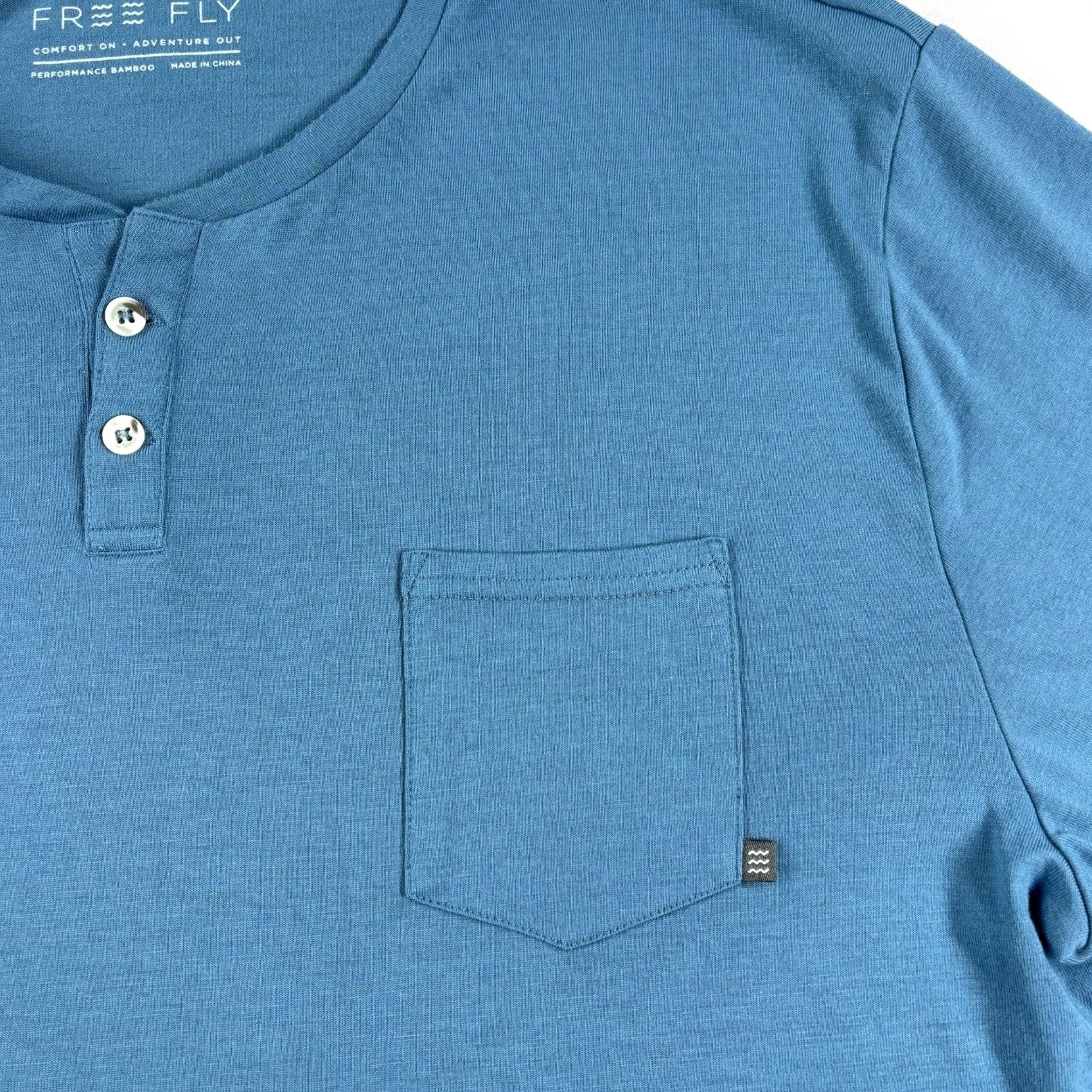 Vintage Free Fly Shirt Mens 2XL Blue Henley Performance Bamboo Stretch Short Sleeve Shirt Size US XXL / EU 58 / 5 - 2 Thumbnail