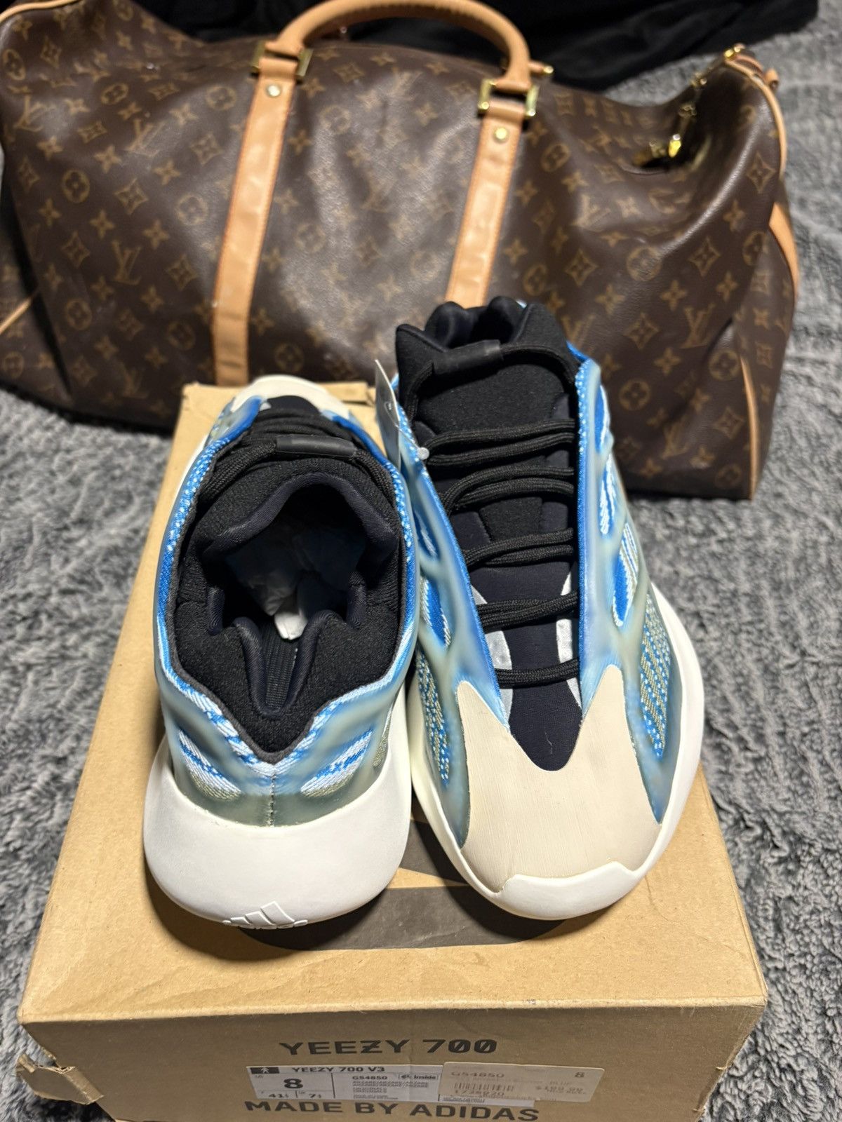 Yeezy Adidas Yeezy 700 V3 “Azareth” Size 8 Size US 8 / EU 41 - 5 Thumbnail