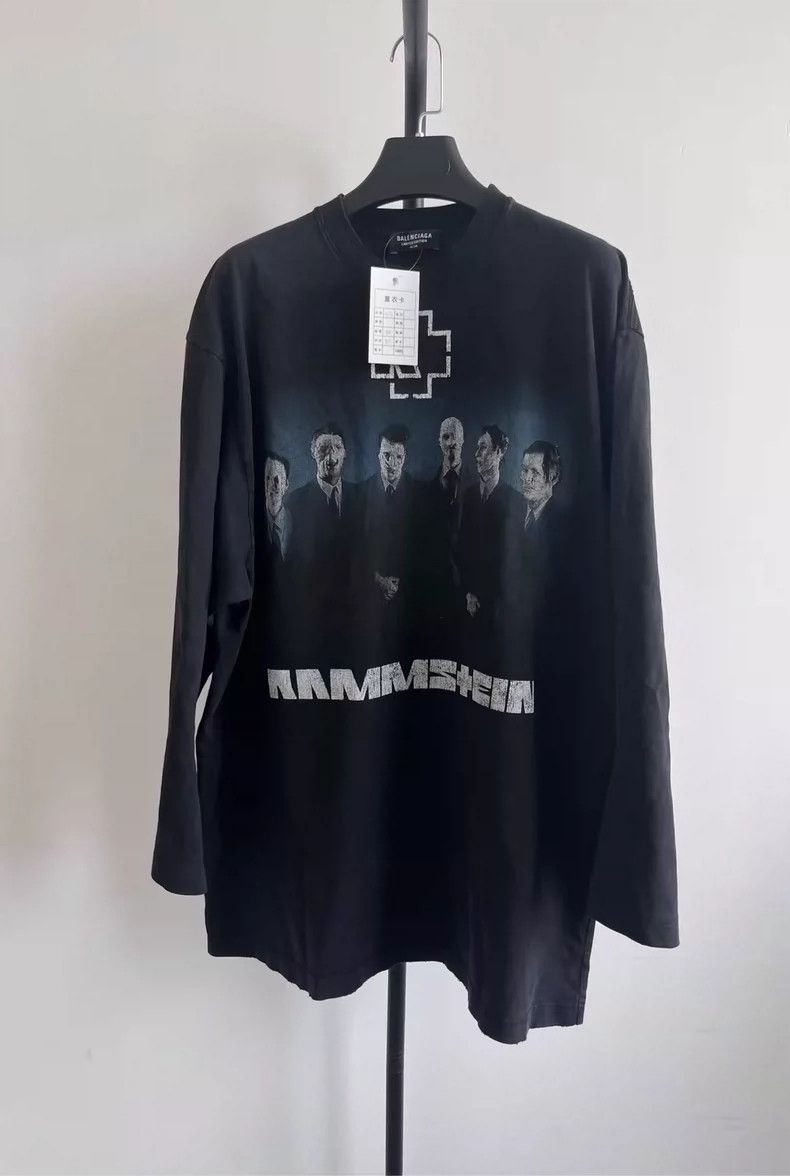 Balenciaga Balenciaga German Chariot Limited Worn Long-Sleeve T-Shirt Size US XXS / EU 40 - 1 Thumbnail