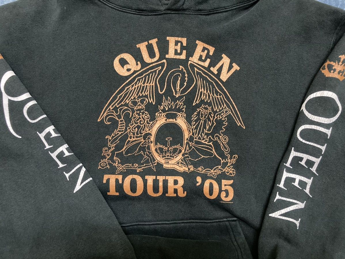 Band Tees VINTAGE QUEEN HOODIE Size US M / EU 48-50 / 2 - 8 Thumbnail