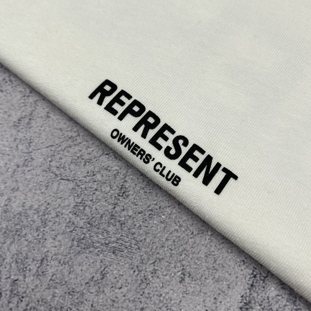 Represent Clo. Represent Clo. Owners Club y2k oversize big logo tee Size US S / EU 44-46 / 1 - 9 Thumbnail